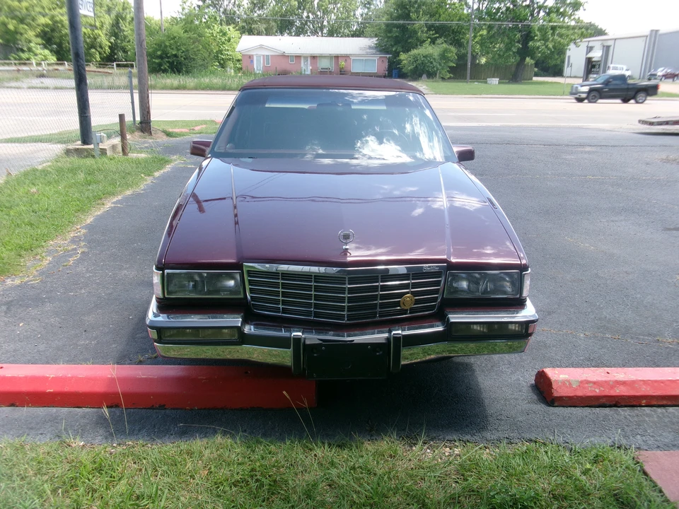 1991 Cadillac DeVille 6th Gen - Image 2 of 9