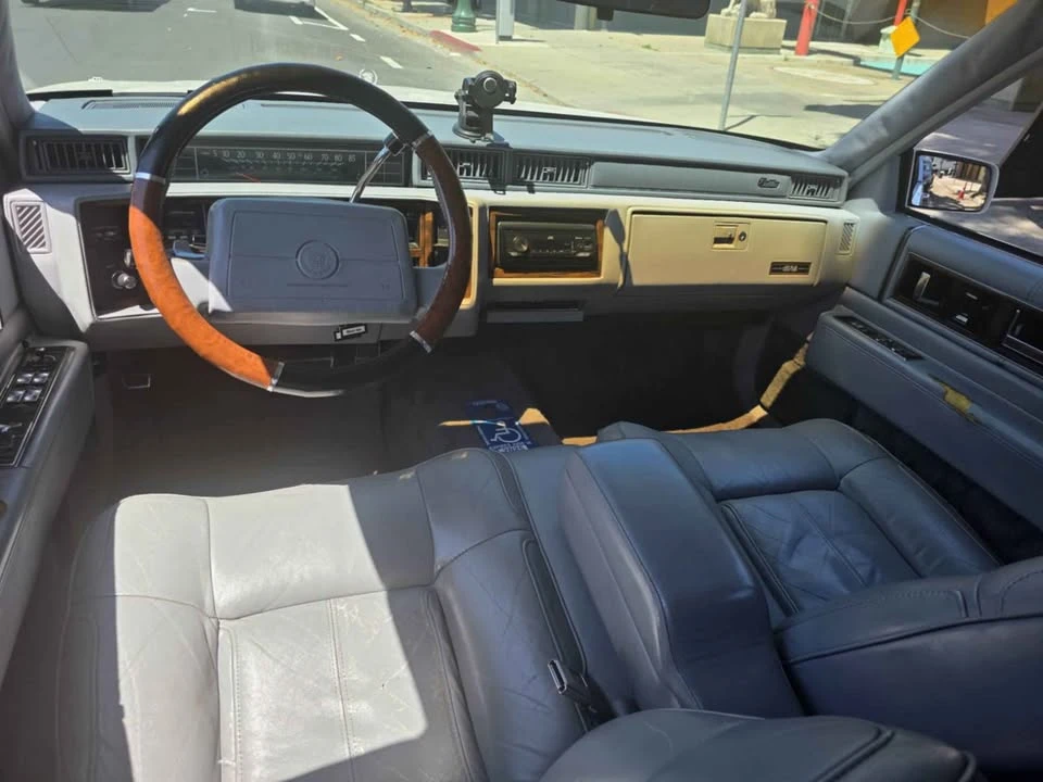 1991 Cadillac DeVille 6th Gen - Image 5 of 7