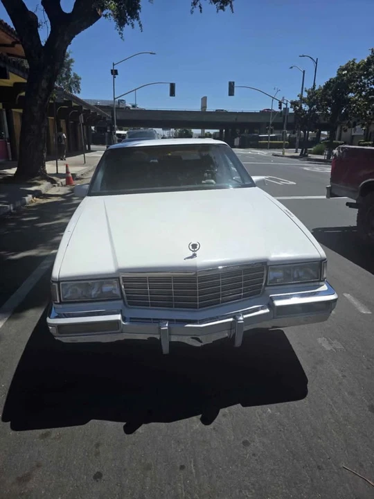1991 Cadillac DeVille 6th Gen - Image 3 of 7
