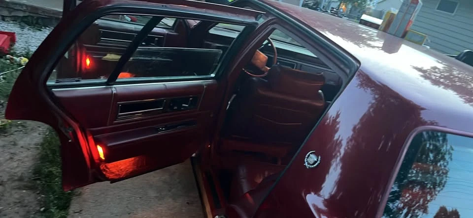 1991 Cadillac DeVille 6th Gen - Image 6 of 11