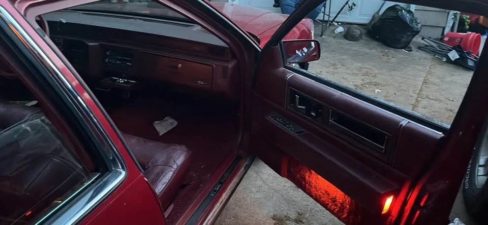1991 Cadillac DeVille 6th Gen - Image 8 of 11