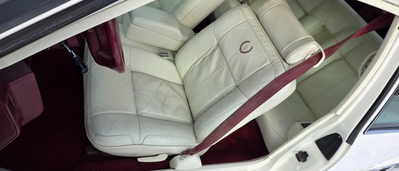 1991 Cadillac DeVille 7th Gen - Image 14 of 20