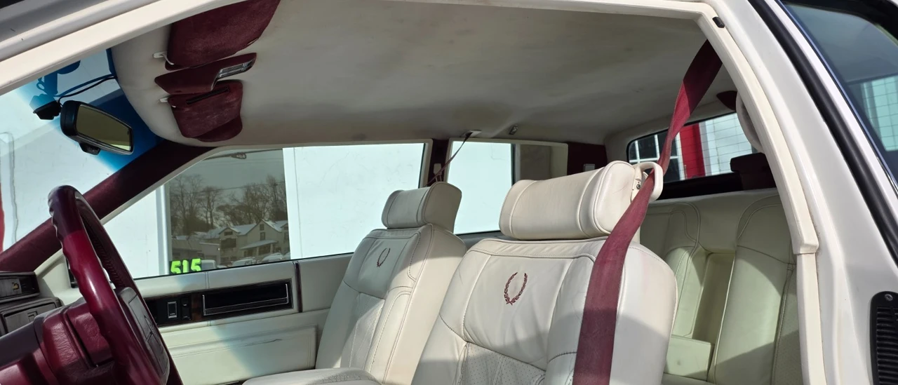 1991 Cadillac DeVille 7th Gen - Image 15 of 20