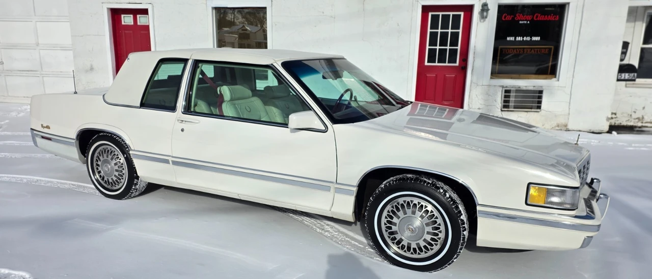 1991 Cadillac DeVille 7th Gen - Image 2 of 20