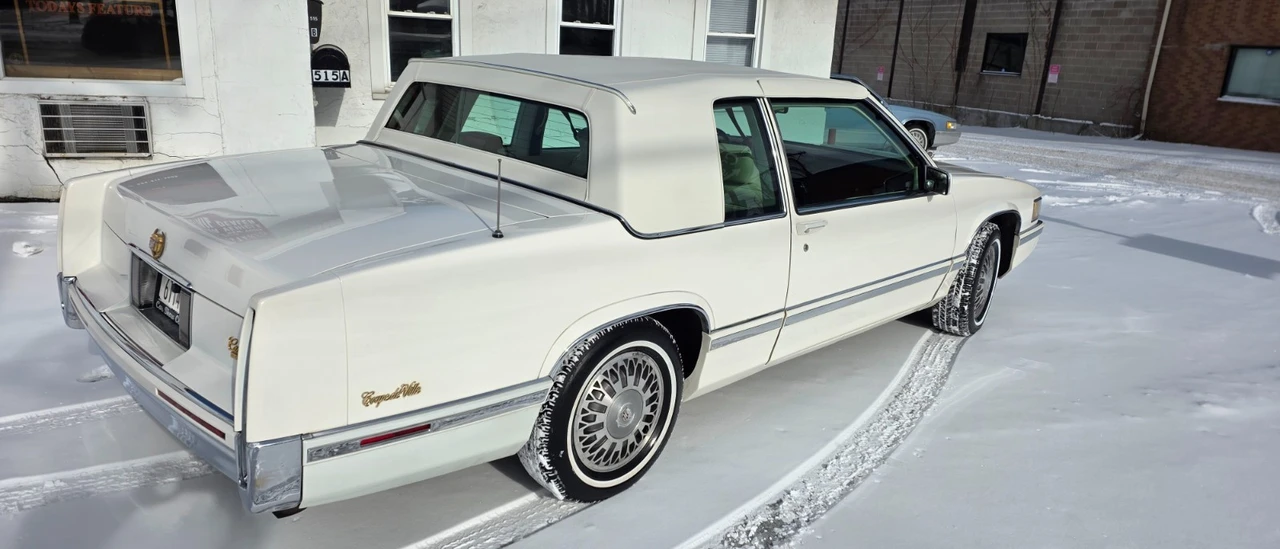 1991 Cadillac DeVille 7th Gen - Image 5 of 20