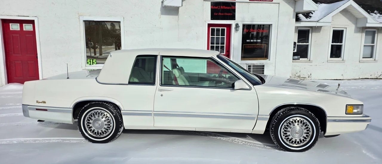 1991 Cadillac DeVille 7th Gen - Image 3 of 20