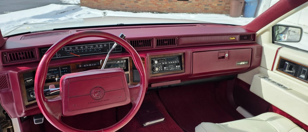 1991 Cadillac DeVille 7th Gen - Image 18 of 20