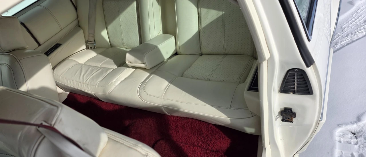1991 Cadillac DeVille 7th Gen - Image 16 of 20