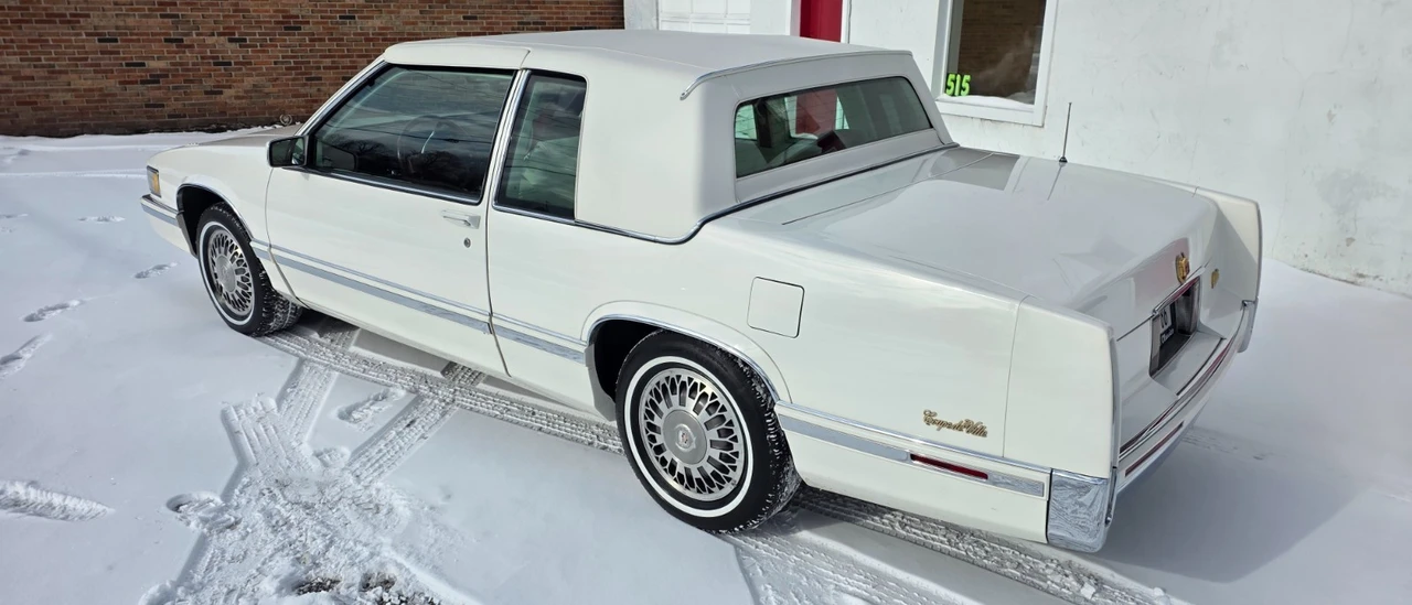 1991 Cadillac DeVille 7th Gen - Image 10 of 20