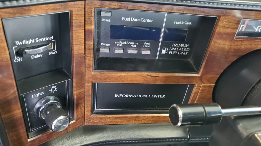1991 Cadillac DeVille 6th Gen - Image 7 of 24