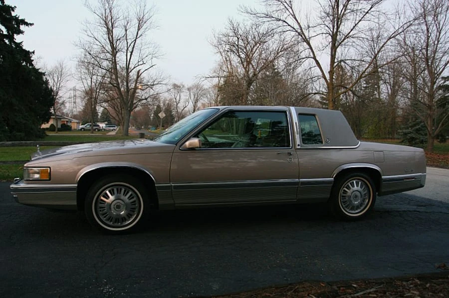 1991 Cadillac DeVille 6th Gen - Image 2 of 8