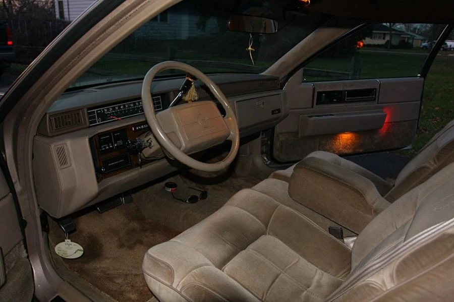 1991 Cadillac DeVille 6th Gen - Image 4 of 8
