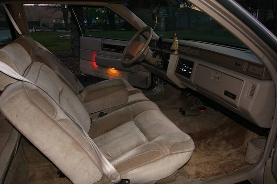 1991 Cadillac DeVille 6th Gen - Image 5 of 8