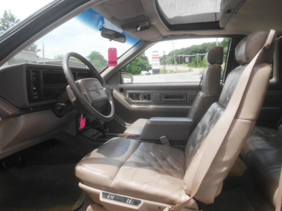 1991 Cadillac Eldorado 11th Gen - Image 3 of 10