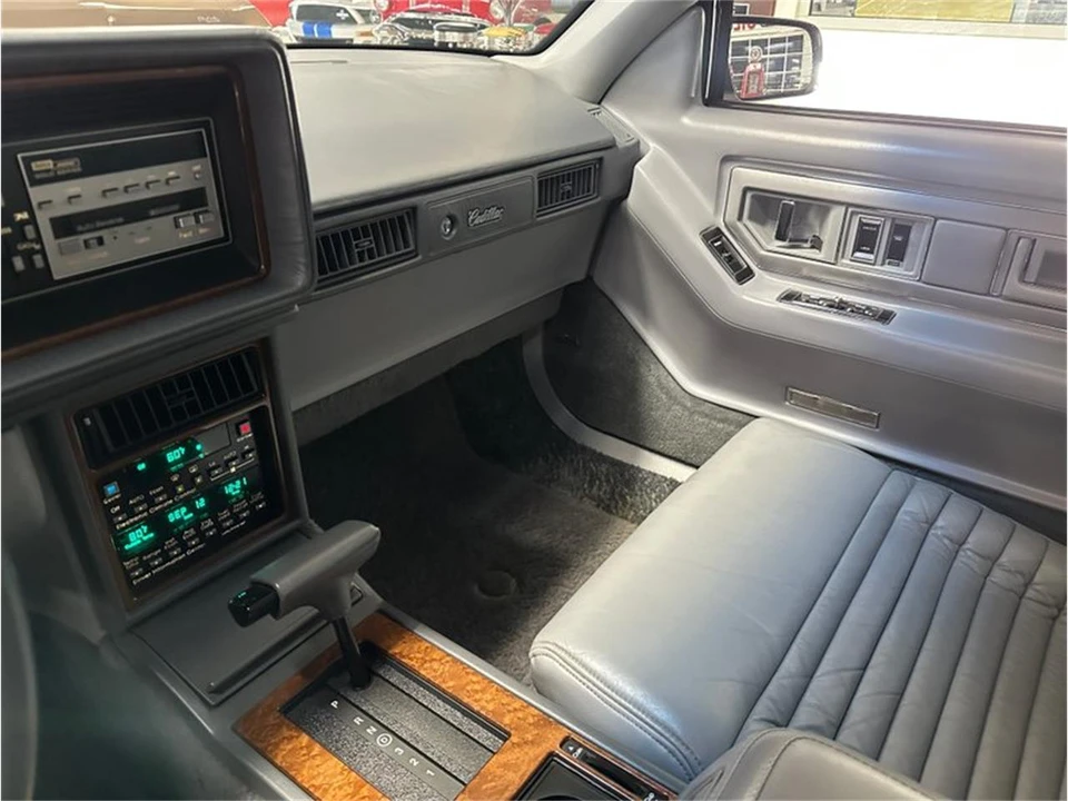 1991 Cadillac Eldorado 11th Gen - Image 28 of 31