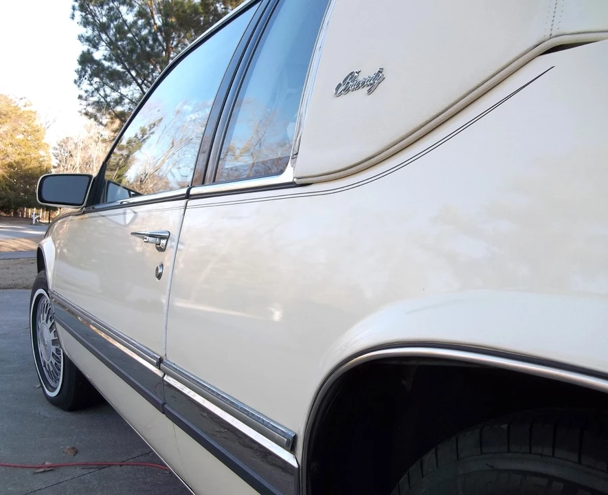 1991 Cadillac Eldorado 12th Gen - Image 13 of 21