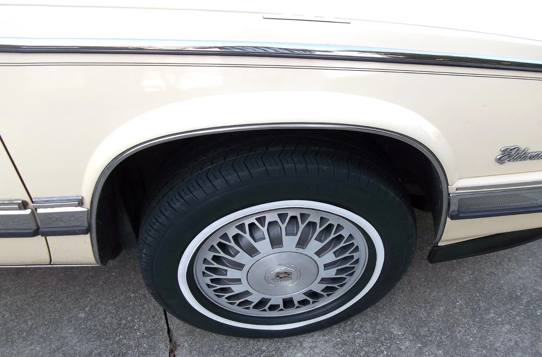 1991 Cadillac Eldorado 12th Gen - Image 6 of 21