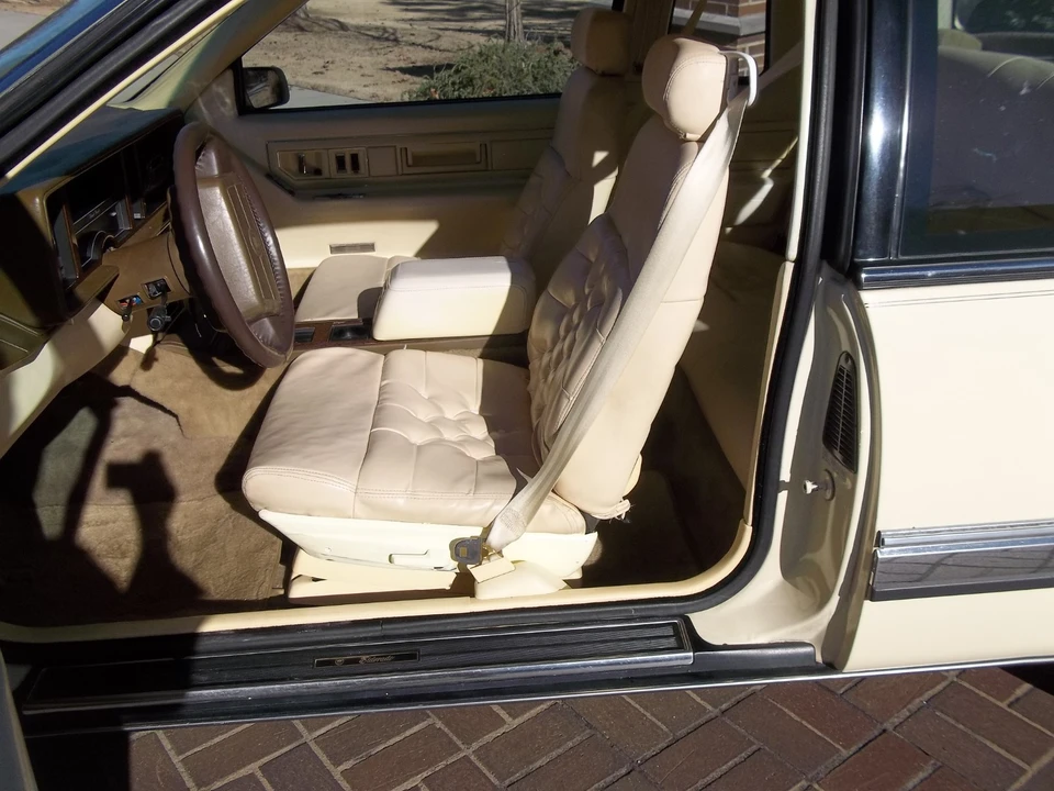 1991 Cadillac Eldorado 12th Gen - Image 8 of 21