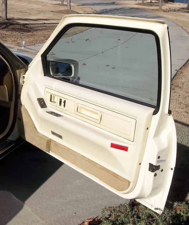 1991 Cadillac Eldorado 12th Gen - Image 4 of 21