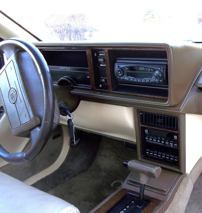 1991 Cadillac Eldorado 12th Gen - Image 15 of 21