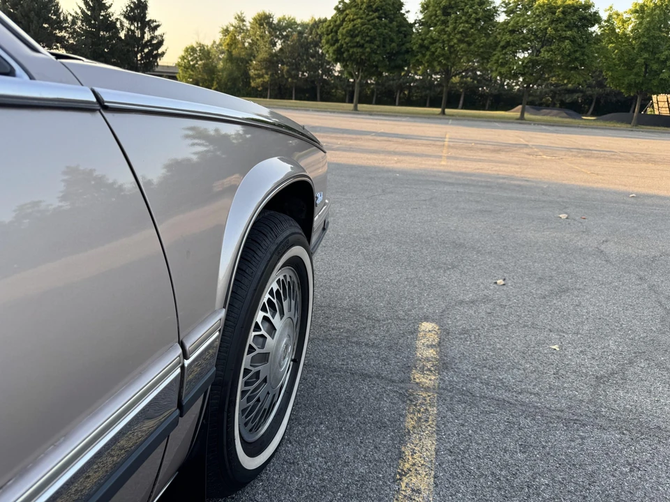 1991 Cadillac Eldorado 11th Gen - Image 21 of 31