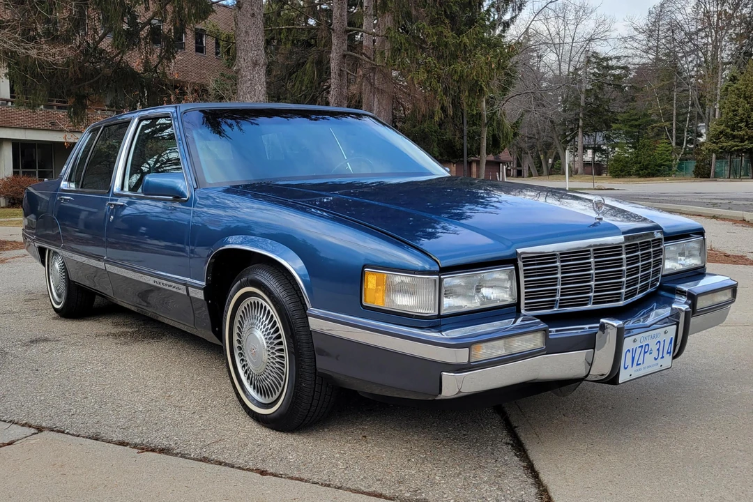 1991 Cadillac Fleetwood - Image 2 of 31