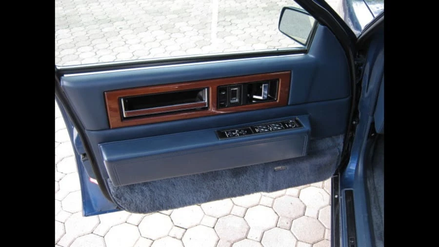 1991 Cadillac Fleetwood - Image 12 of 20