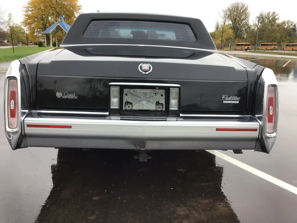 1991 Cadillac Fleetwood - Image 10 of 21