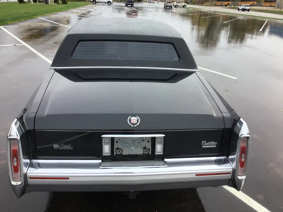 1991 Cadillac Fleetwood - Image 11 of 21