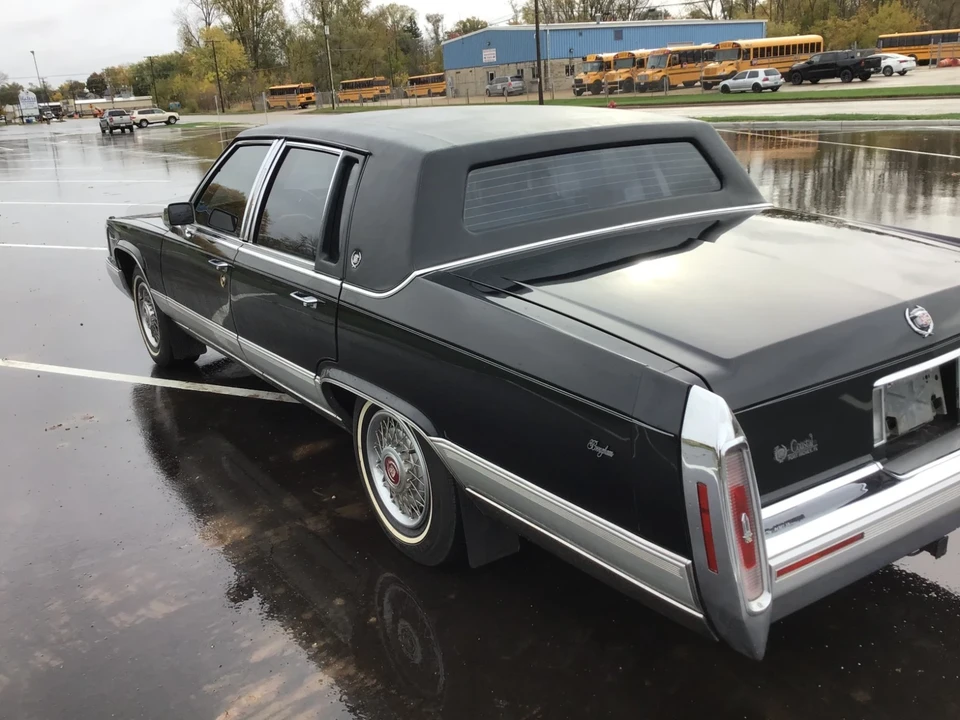 1991 Cadillac Fleetwood - Image 12 of 21