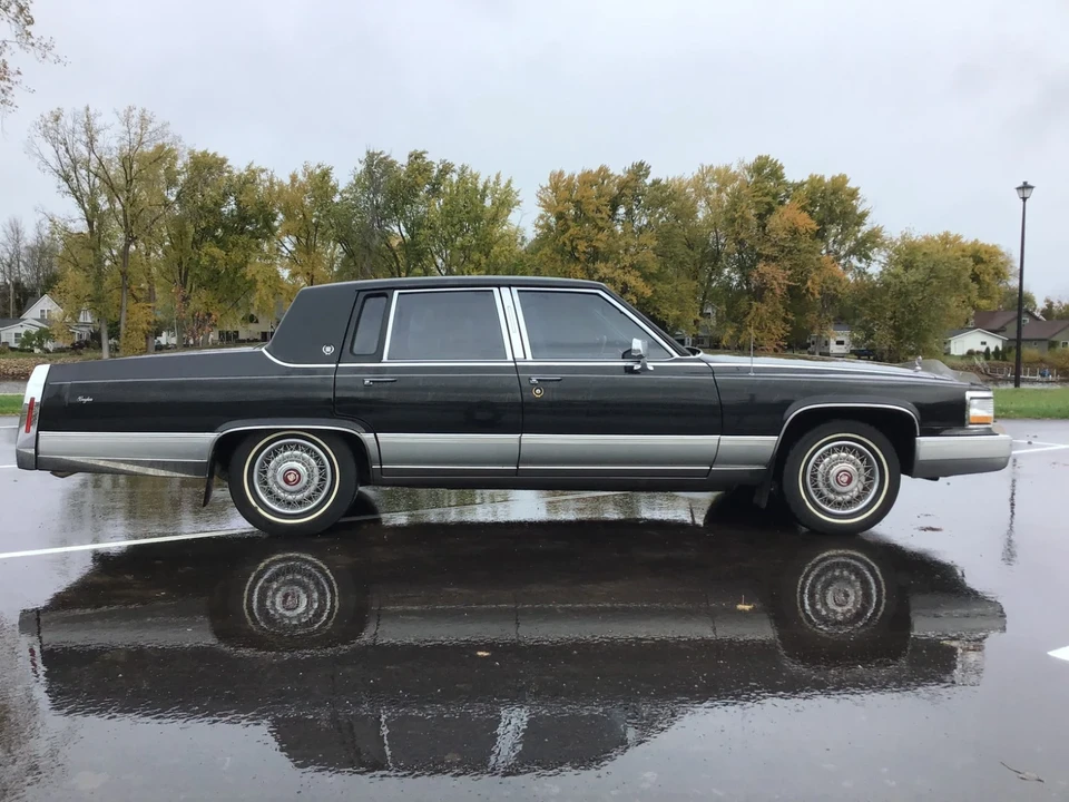 1991 Cadillac Fleetwood - Image 2 of 21