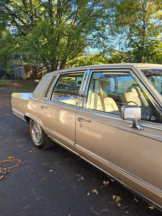 1991 Cadillac Fleetwood - Image 19 of 21