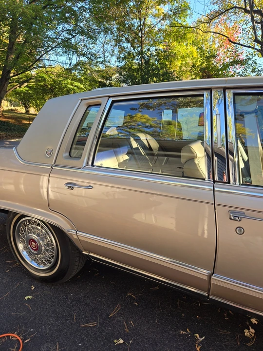 1991 Cadillac Fleetwood - Image 20 of 21