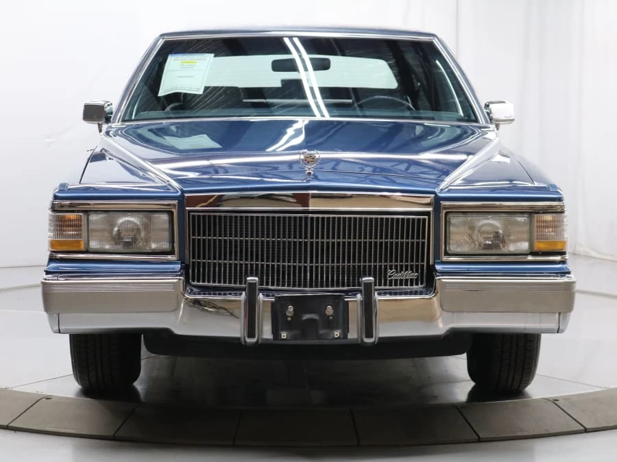 1991 Cadillac Brougham - Image 4 of 31