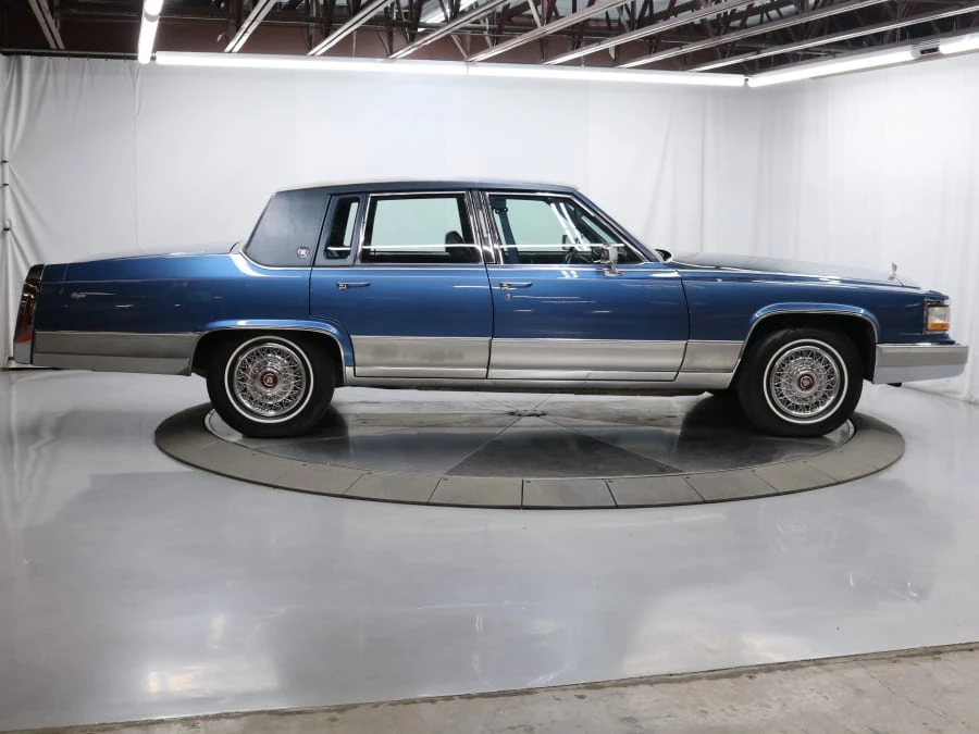 1991 Cadillac Brougham - Image 2 of 31