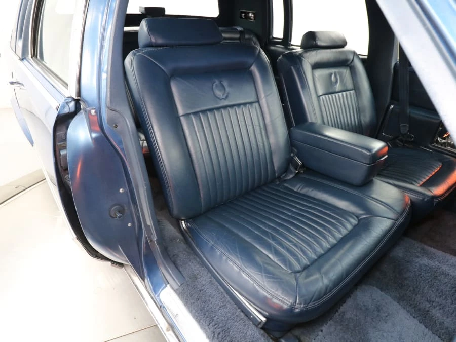 1991 Cadillac Brougham - Image 31 of 31