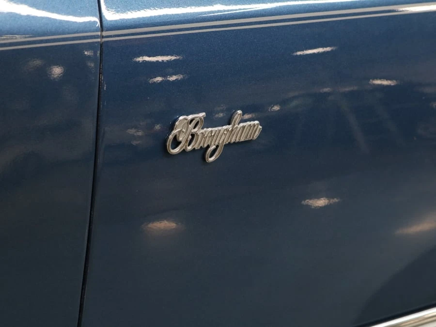 1991 Cadillac Brougham - Image 15 of 31