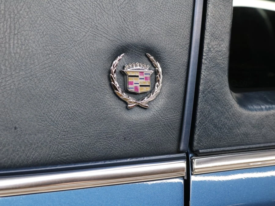 1991 Cadillac Brougham - Image 23 of 31