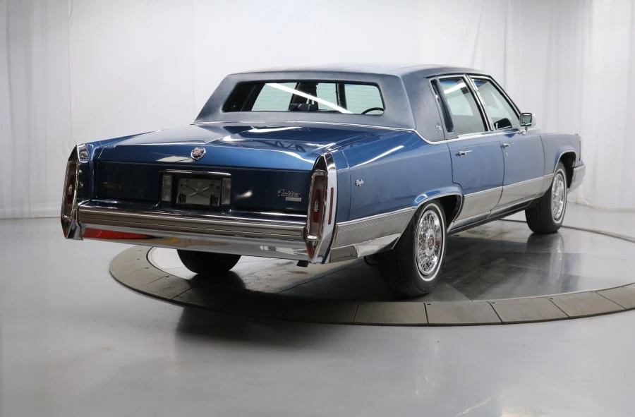 1991 Cadillac Brougham - Image 3 of 31