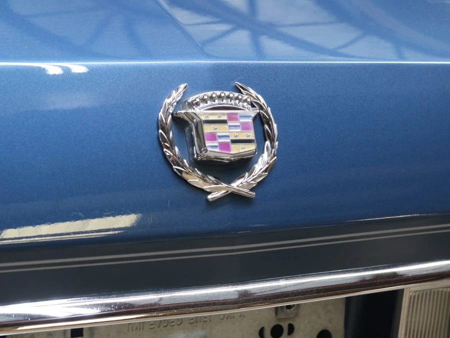 1991 Cadillac Brougham - Image 19 of 31