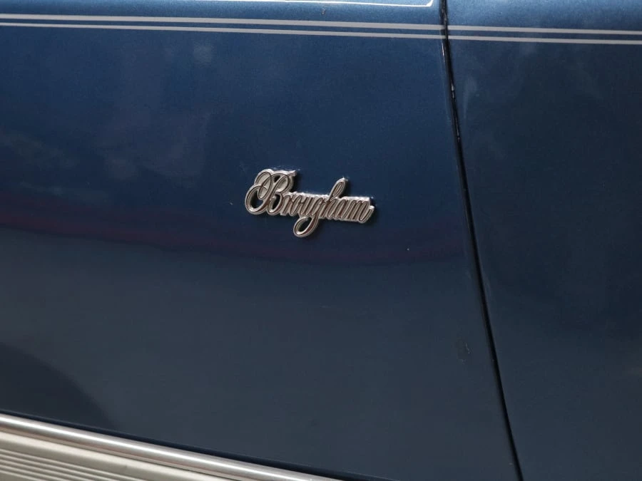 1991 Cadillac Brougham - Image 16 of 31