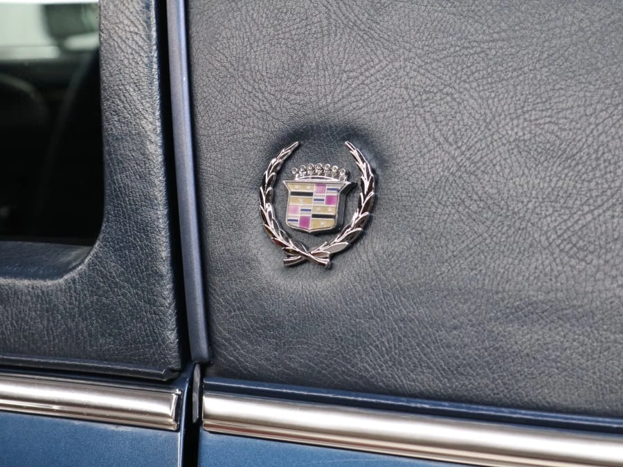 1991 Cadillac Brougham - Image 21 of 31