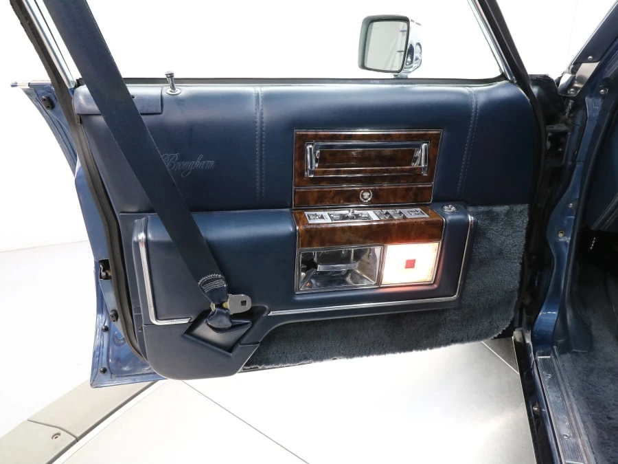 1991 Cadillac Brougham - Image 28 of 31