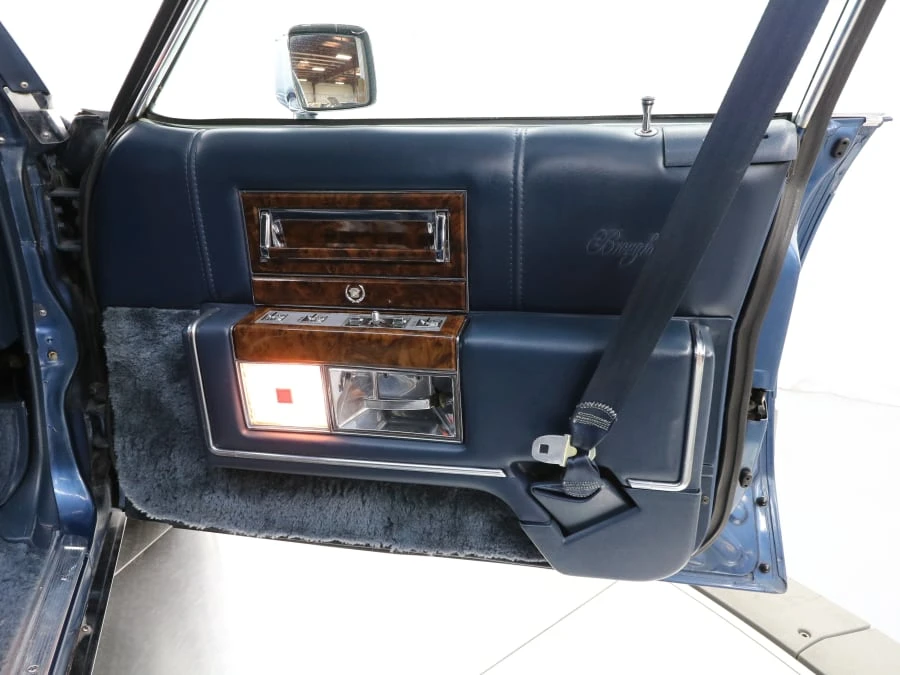 1991 Cadillac Brougham - Image 26 of 31