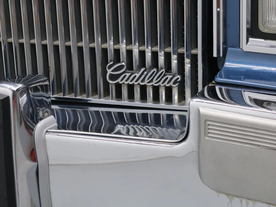 1991 Cadillac Brougham - Image 14 of 31