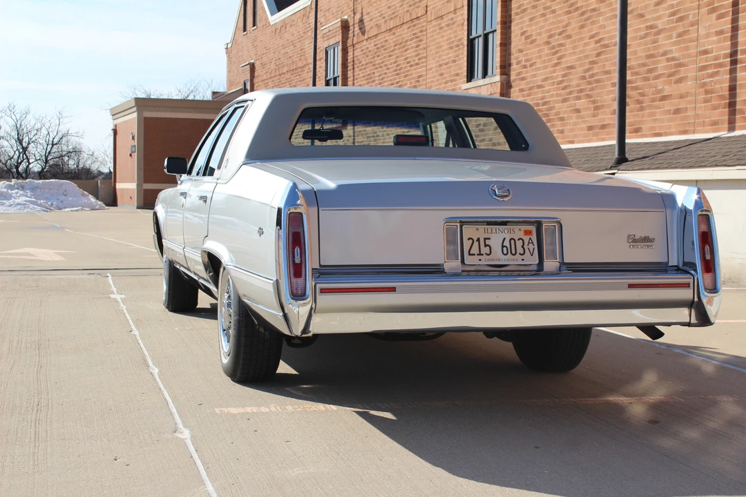 1991 Cadillac Fleetwood - Image 20 of 31