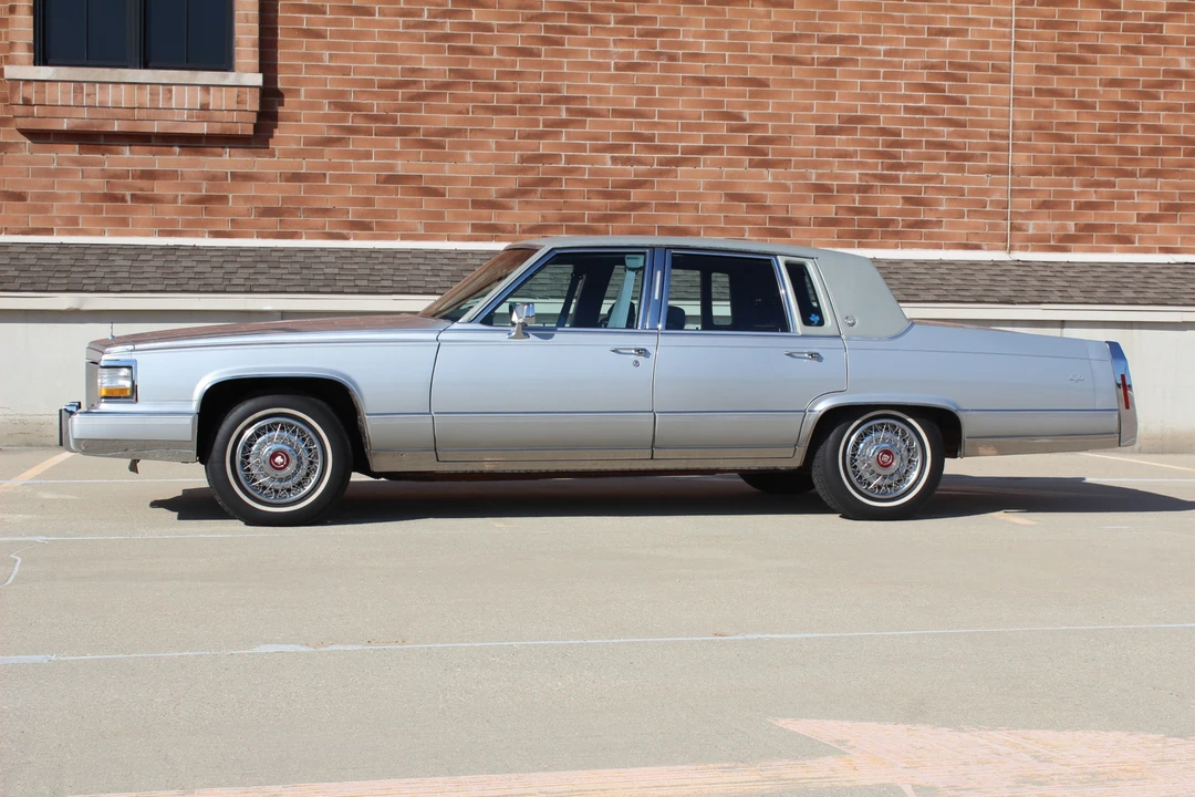 1991 Cadillac Fleetwood - Image 2 of 31