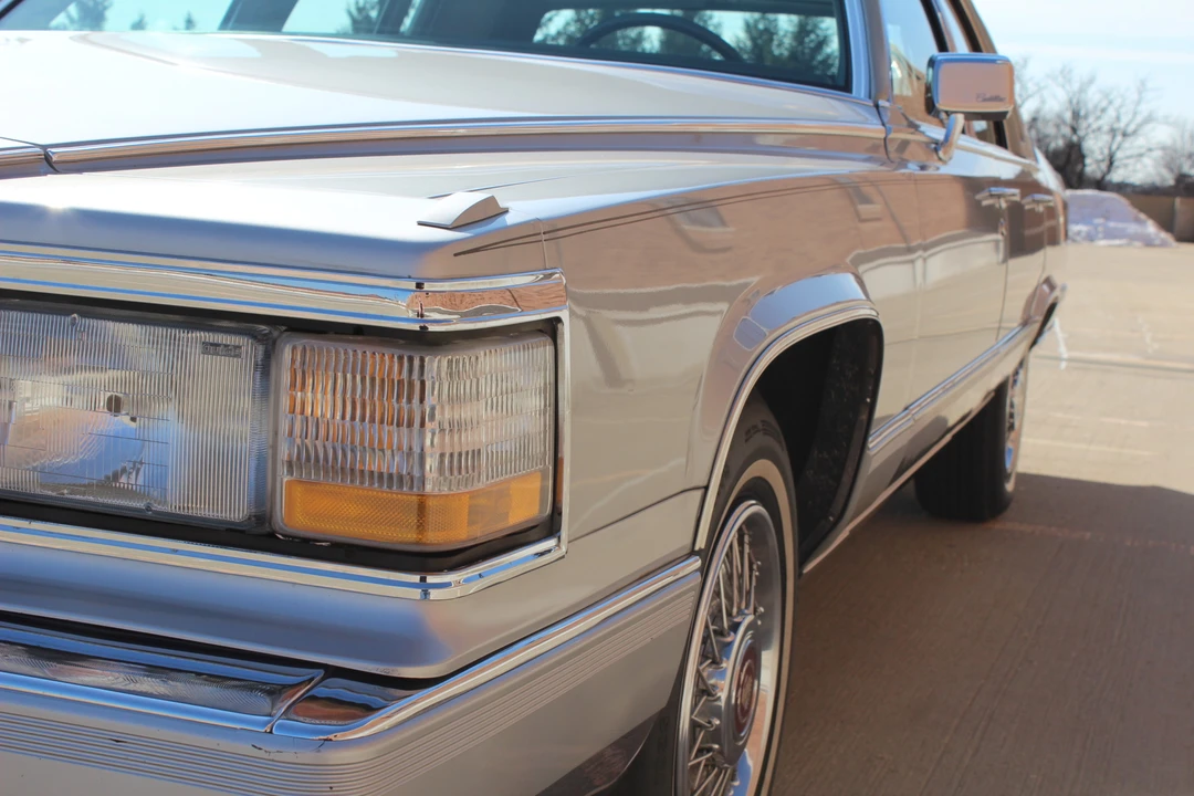 1991 Cadillac Fleetwood - Image 30 of 31