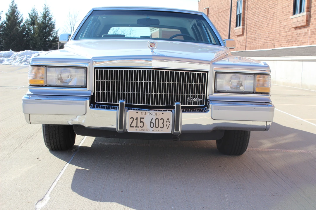 1991 Cadillac Fleetwood - Image 8 of 31