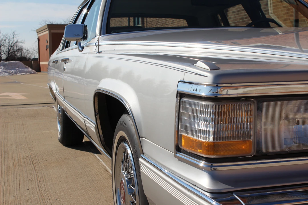 1991 Cadillac Fleetwood - Image 26 of 31